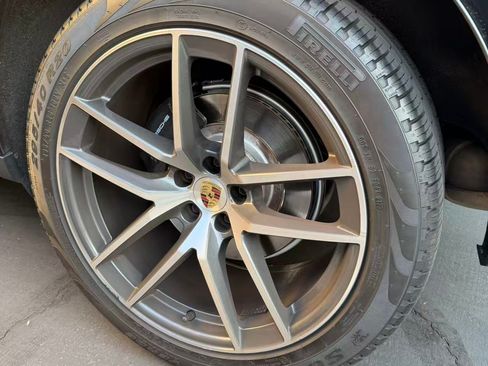 Used 2024 Porsche Macan Turbo image 8