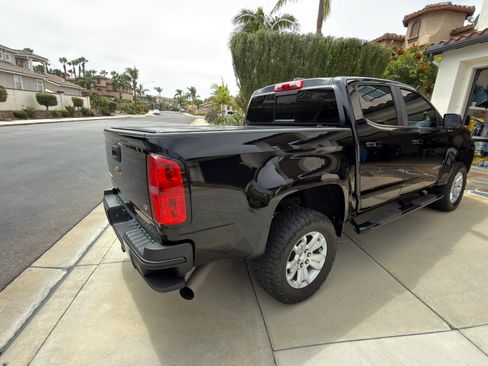 Used 2016 Chevrolet Colorado LT w/ LT Convenience Package RWD image 8
