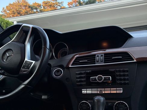 Used 2013 Mercedes-Benz C 250 Coupe image 9