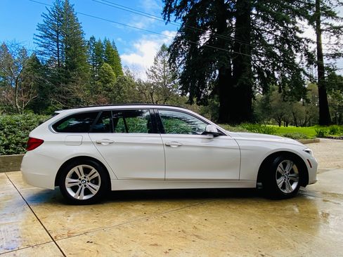 Used 2016 BMW 328d xDrive Wagon image 6