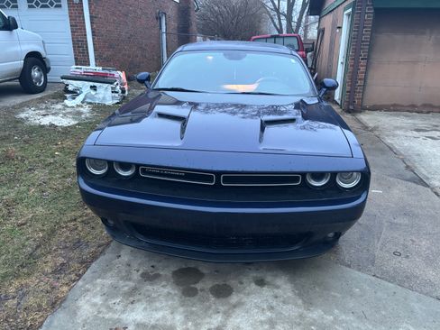 Used 2016 Dodge Challenger SXT w/ Super Sport Group (SS/T) image 5