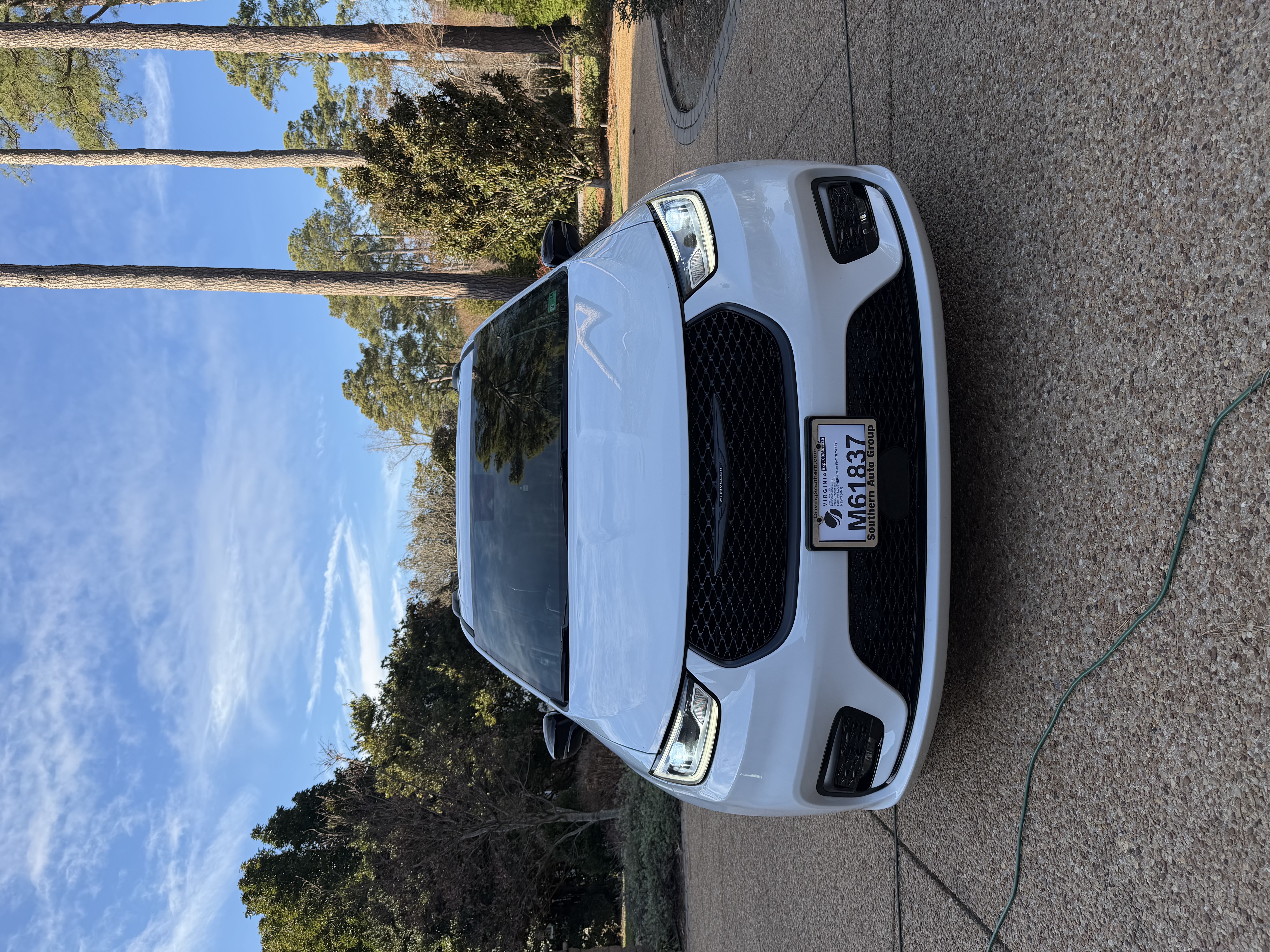Used 2025 Chrysler Pacifica Premium FWD image 6