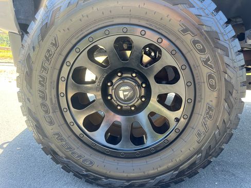 Used 2019 Ford F250 Lariat w/ Lariat Ultimate Package AWD/4WD image 16