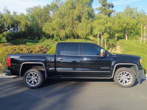 Used 2015 GMC Sierra 1500 SLT w/ SLT Crew Cab Value Package image 8