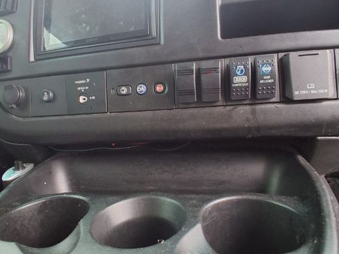 Used 2016 Chevrolet Express 3500 LT w/ LT Preferred Equipment Group image 15