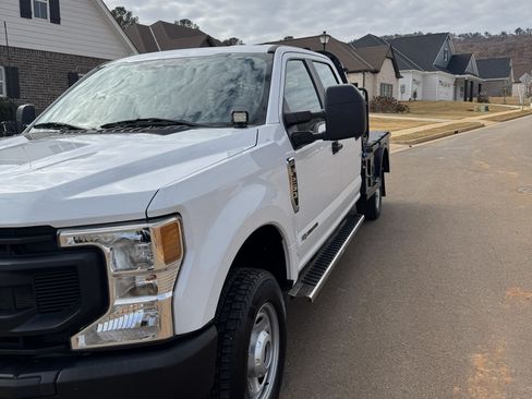 Used 2022 Ford F250 XL image 4