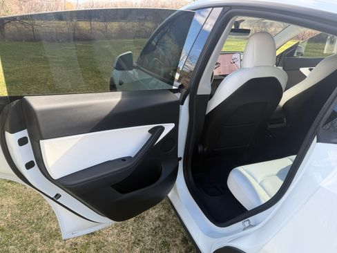 Used 2021 Tesla Model Y Long Range AWD/4WD image 14