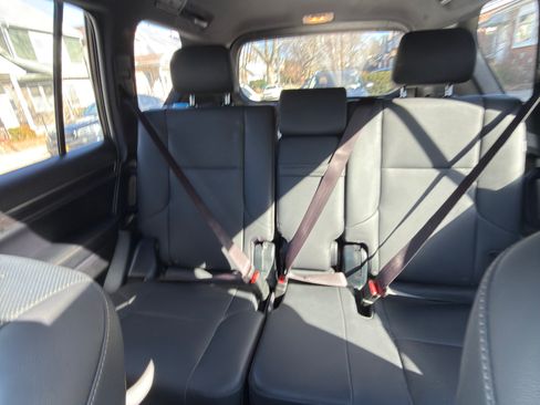 Used 2022 Lexus GX 460 Premium w/ Premium Package image 13