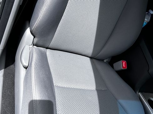 Used 2015 Toyota Tacoma 4x4 Access Cab V6 w/ TRD Off-Road Package image 12