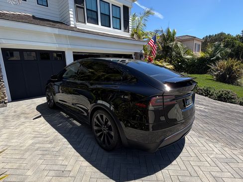 Used 2022 Tesla Model X image 6