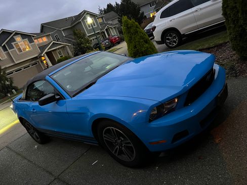 Used 2011 Ford Mustang Premium w/ 201A Rapid Spec Order Code image 13