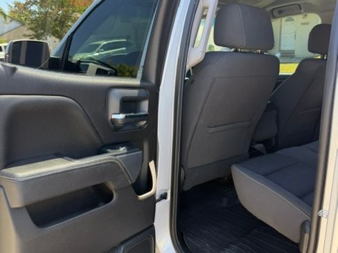 Used 2018 Chevrolet Silverado 1500 LT AWD/4WD image 6