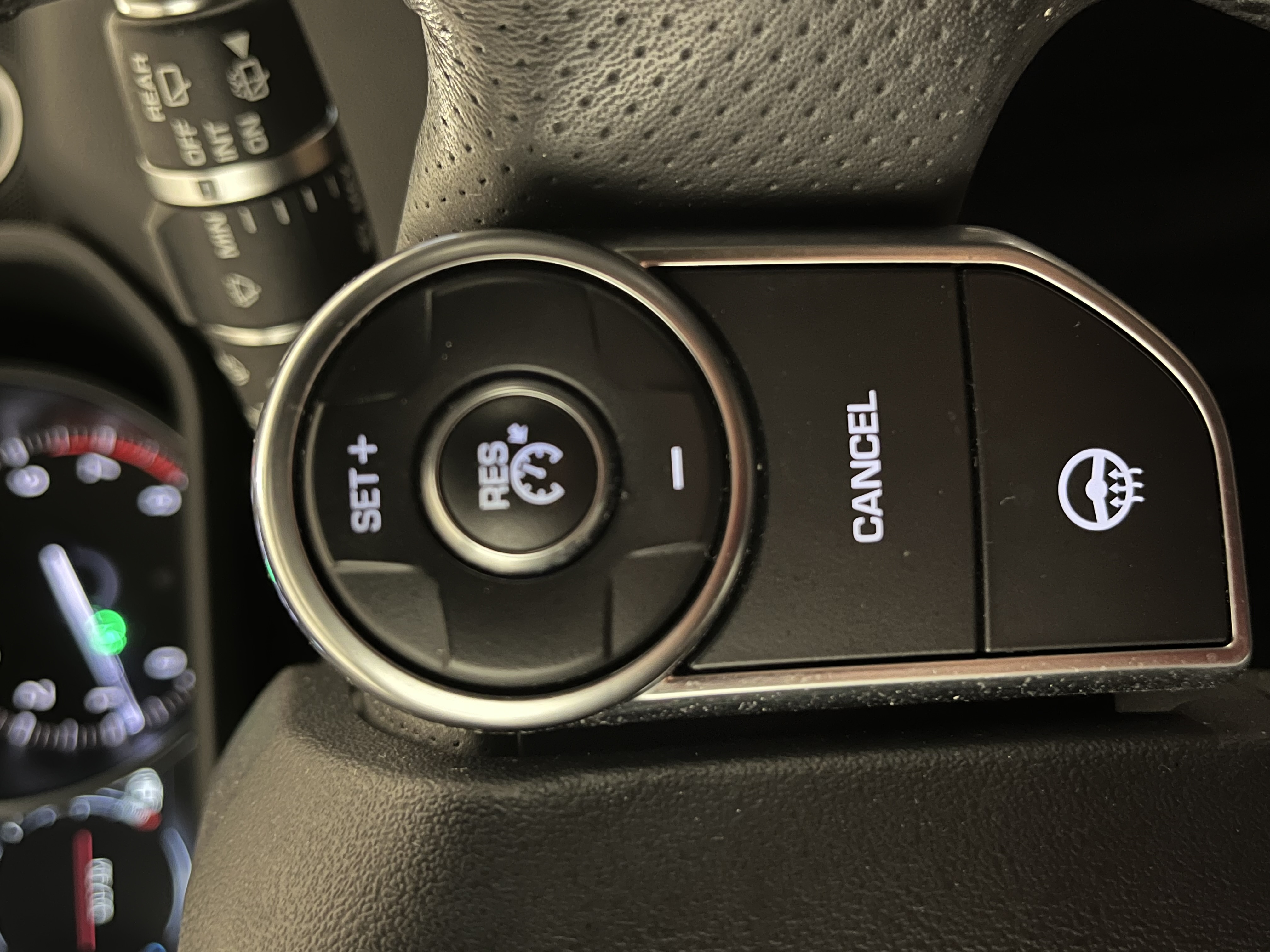 Used 2017 Land Rover Range Rover Sport SE AWD/4WD image 9