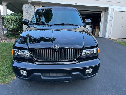 Used 2002 Lincoln Blackwood image 12