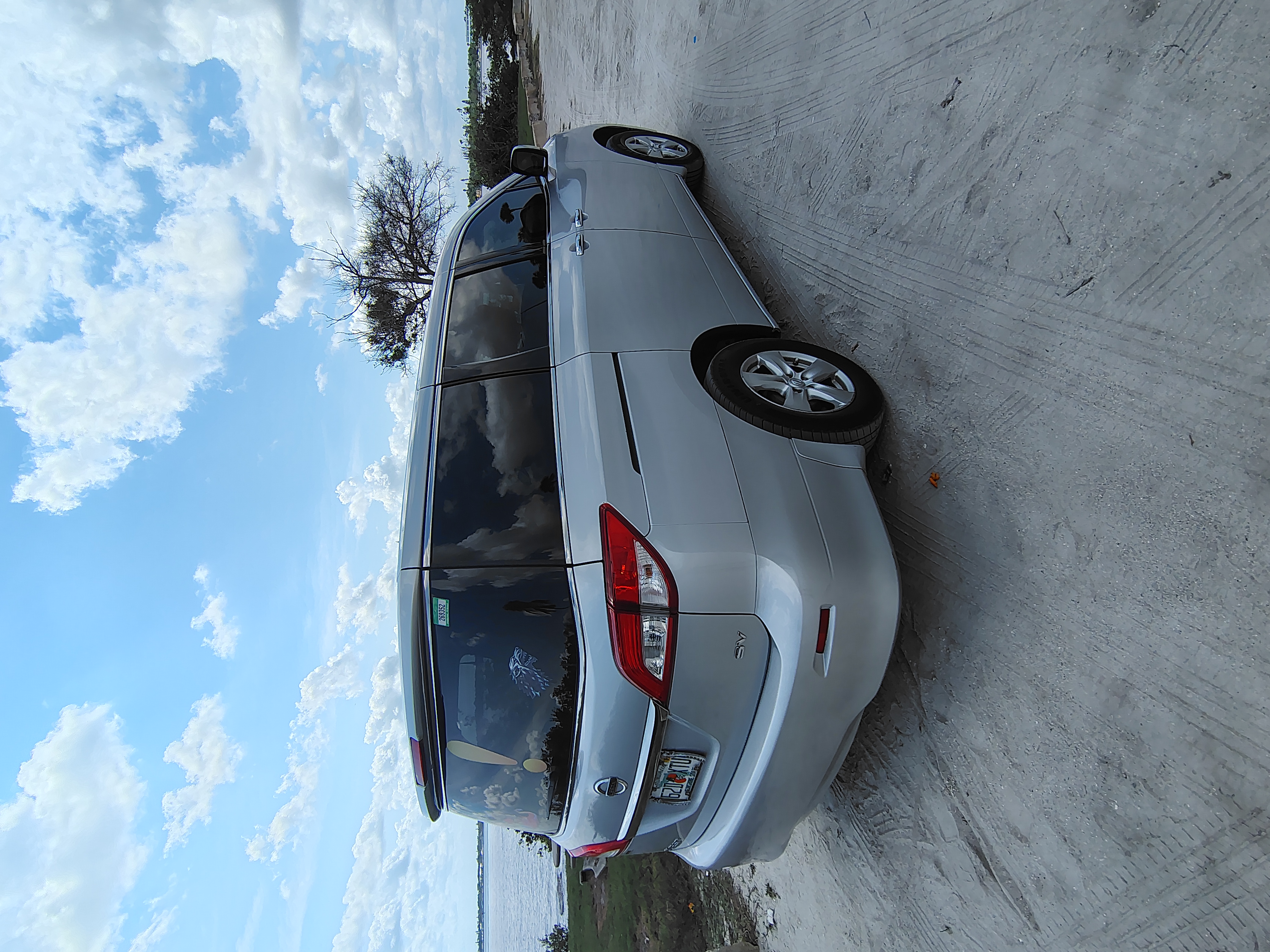 Used 2012 Nissan Quest SV FWD image 8