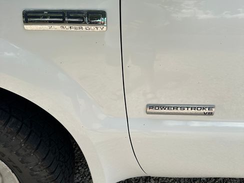 Used 2006 Ford F350 XL image 4