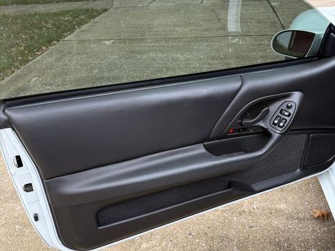 Used 2001 Chevrolet Camaro Z28 w/ Preferred Equipment Group 2 image 11