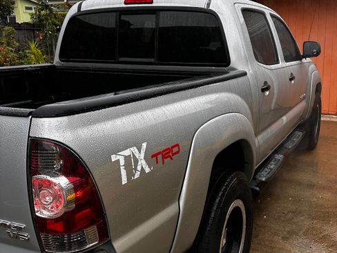 Used 2011 Toyota Tacoma PreRunner image 25
