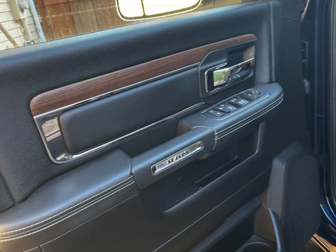 Used 2014 RAM 2500 Laramie w/ Cold Weather Group image 14