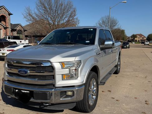 Used 2015 Ford F150 Lariat image 1