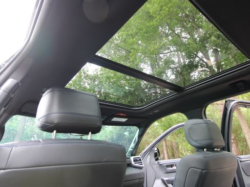 Used 2022 Toyota Tundra Platinum image 10