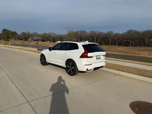 Used 2025 Volvo XC60 B5 Ultra w/ Protection Package Premier image 4