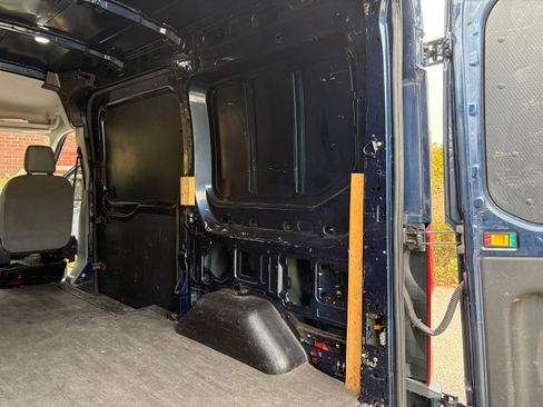 Used 2018 Ford Transit 250 130 Medium Roof image 15