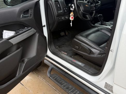 Used 2017 Chevrolet Colorado ZR2 image 13