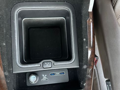 Used 2020 Land Rover Range Rover HSE image 16