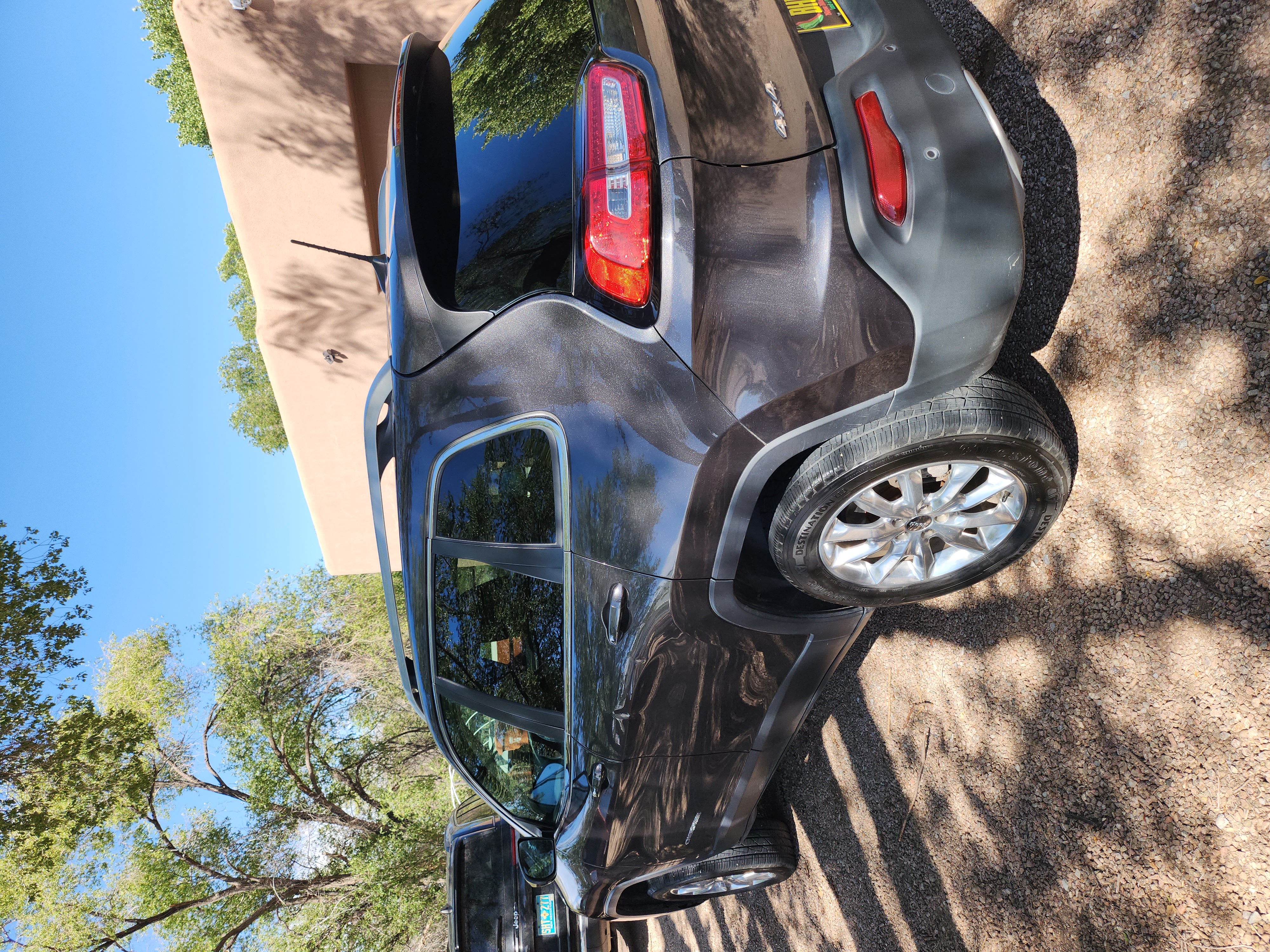 Used 2016 Jeep Cherokee Limited AWD/4WD image 10