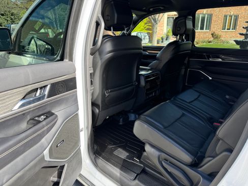 Used 2022 Jeep Wagoneer Series III image 14