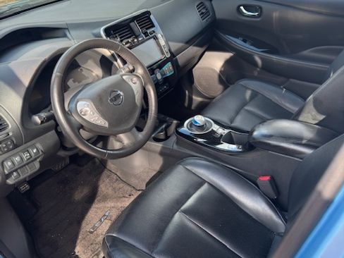 Used 2015 Nissan Leaf SL image 5