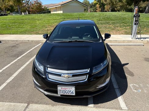 Used 2013 Chevrolet Volt w/ Enhanced Safety Package 1 FWD image 4