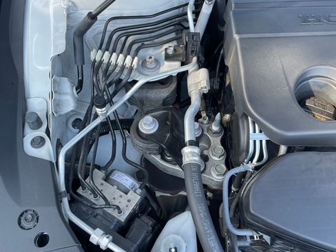 Used 2019 Honda Accord Sport image 17