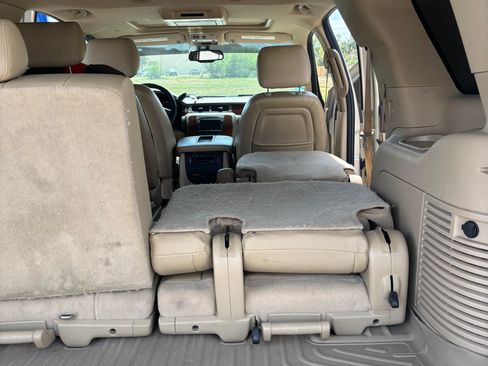 Used 2010 Chevrolet Tahoe LTZ image 19