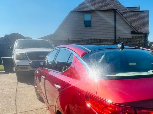 Used 2011 Kia Optima EX w/ Premium Pkg FWD image 4