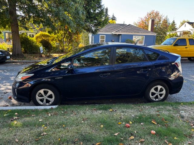 Used 2012 Toyota Prius Two FWD image 5