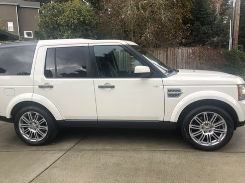 Used 2010 Land Rover LR4 HSE LUX image 1