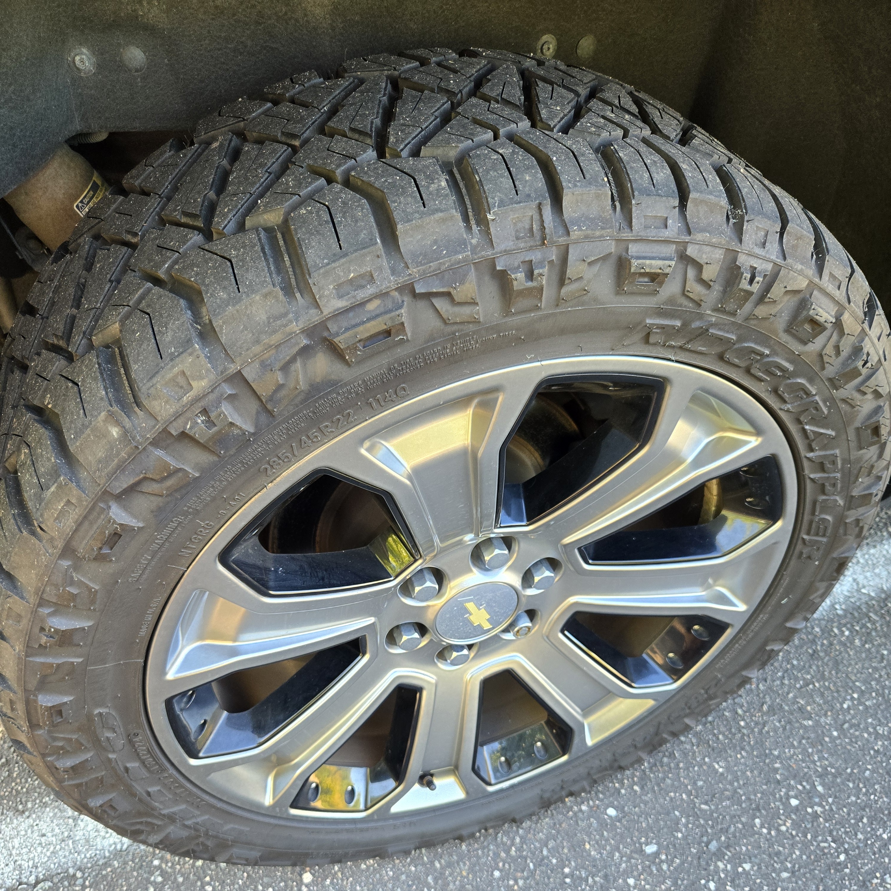 Used 2016 Chevrolet Tahoe LTZ AWD/4WD image 11