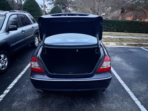 Used 2008 Mercedes-Benz E 550 Sedan image 5