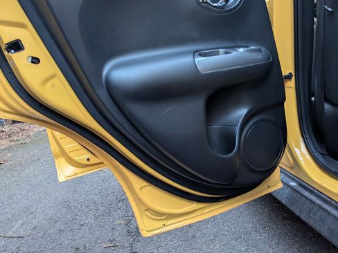 Used 2017 Nissan Juke SV image 12