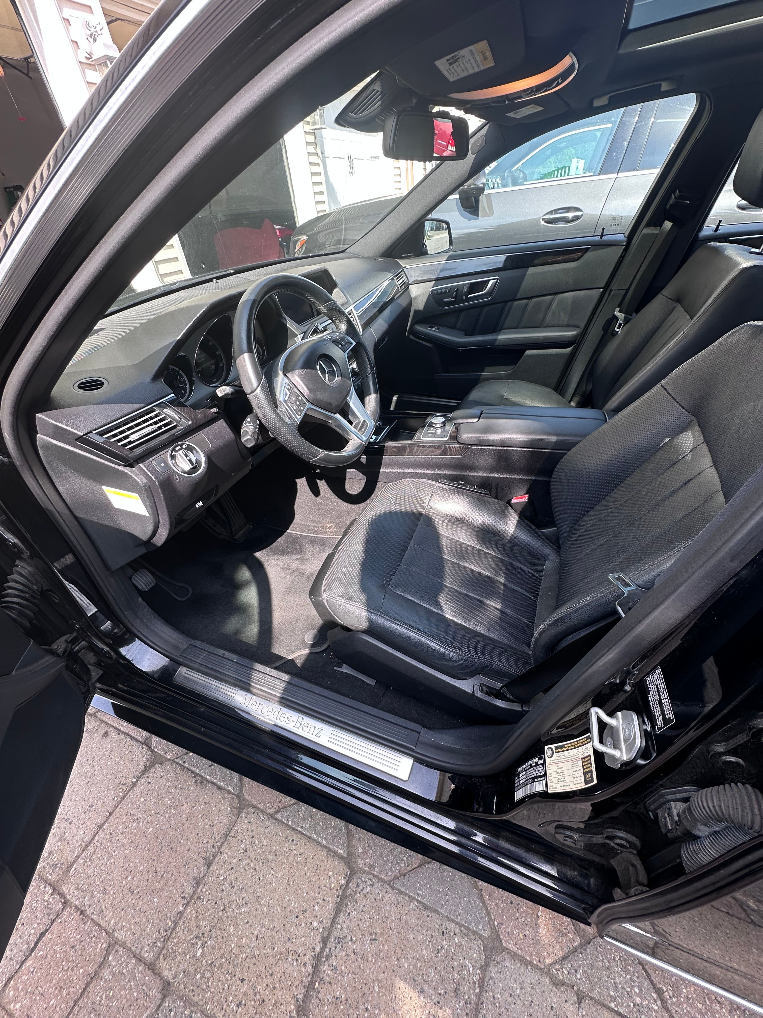Used 2013 Mercedes-Benz E 550 4MATIC Sedan image 8