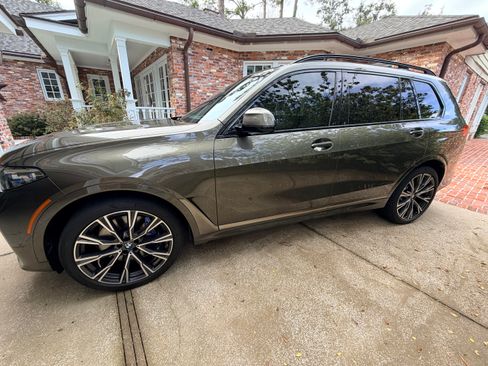 Used 2022 BMW X7 M50i w/ Dynamic Handling Package AWD/4WD image 11