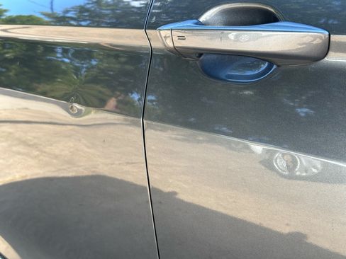 Used 2018 Volkswagen Tiguan SEL Premium image 24