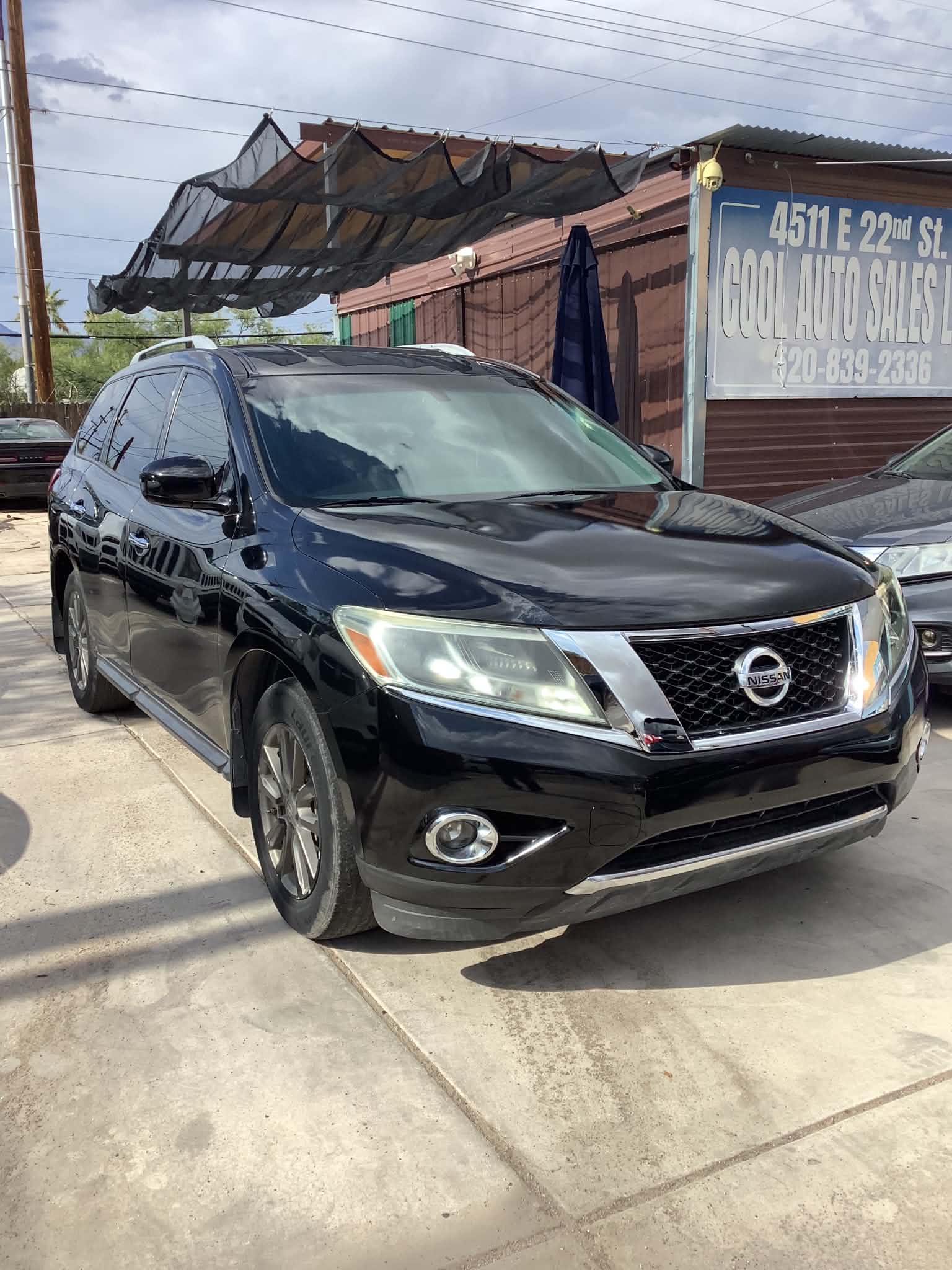 Used 2016 Nissan Pathfinder SV FWD image 1
