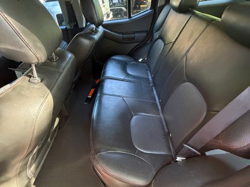 Used 2011 Nissan Xterra PRO-4X w/ Pro-4x Leather Pkg AWD/4WD image 9