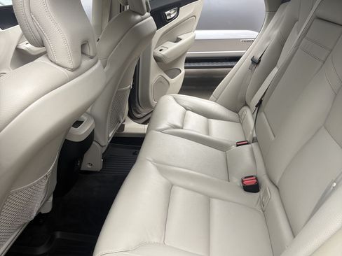 Used 2019 Volvo XC60 T5 Momentum FWD image 12