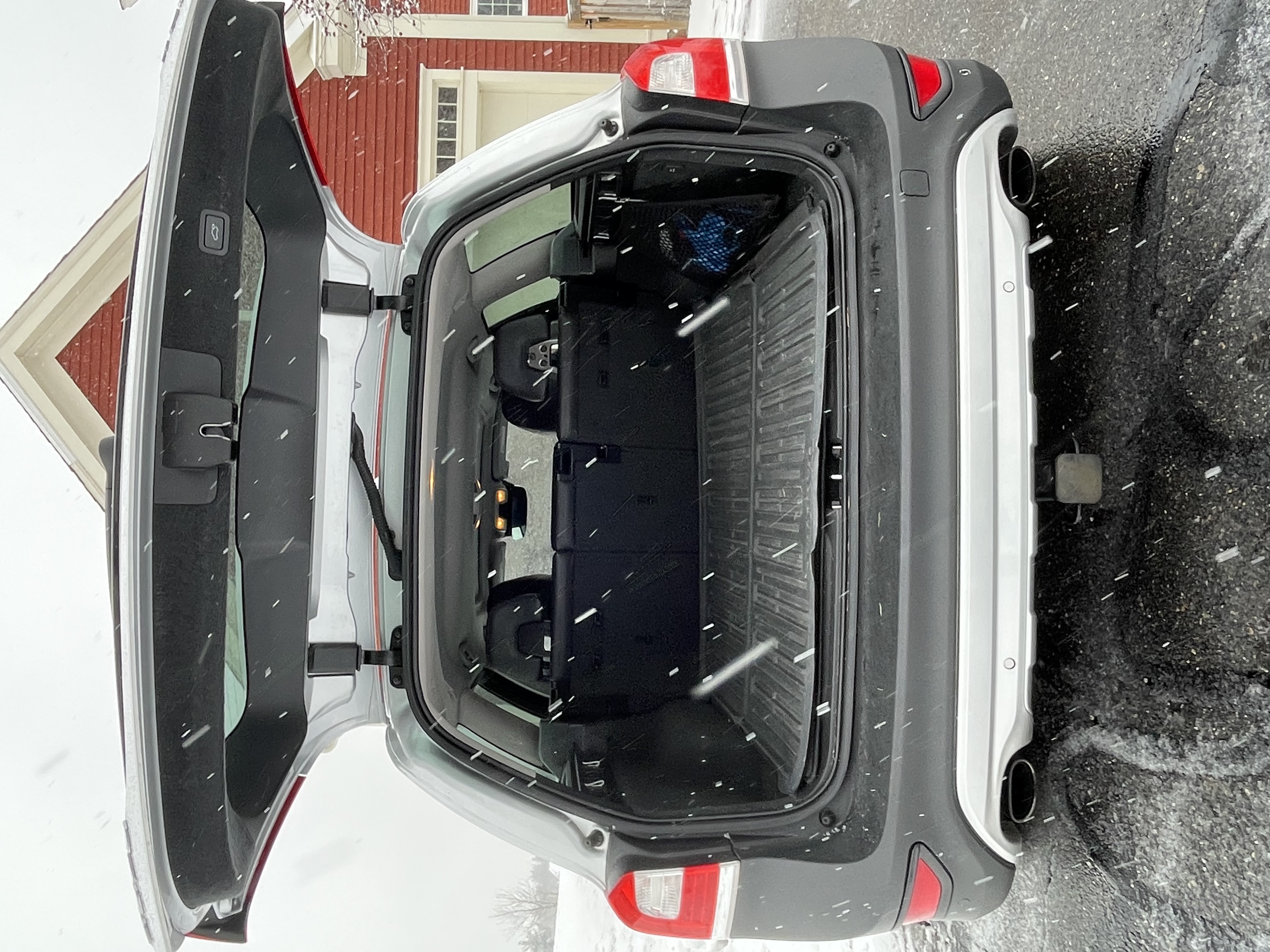 Used 2016 Volvo XC70 T5 Platinum w/ Climate Package AWD/4WD image 4
