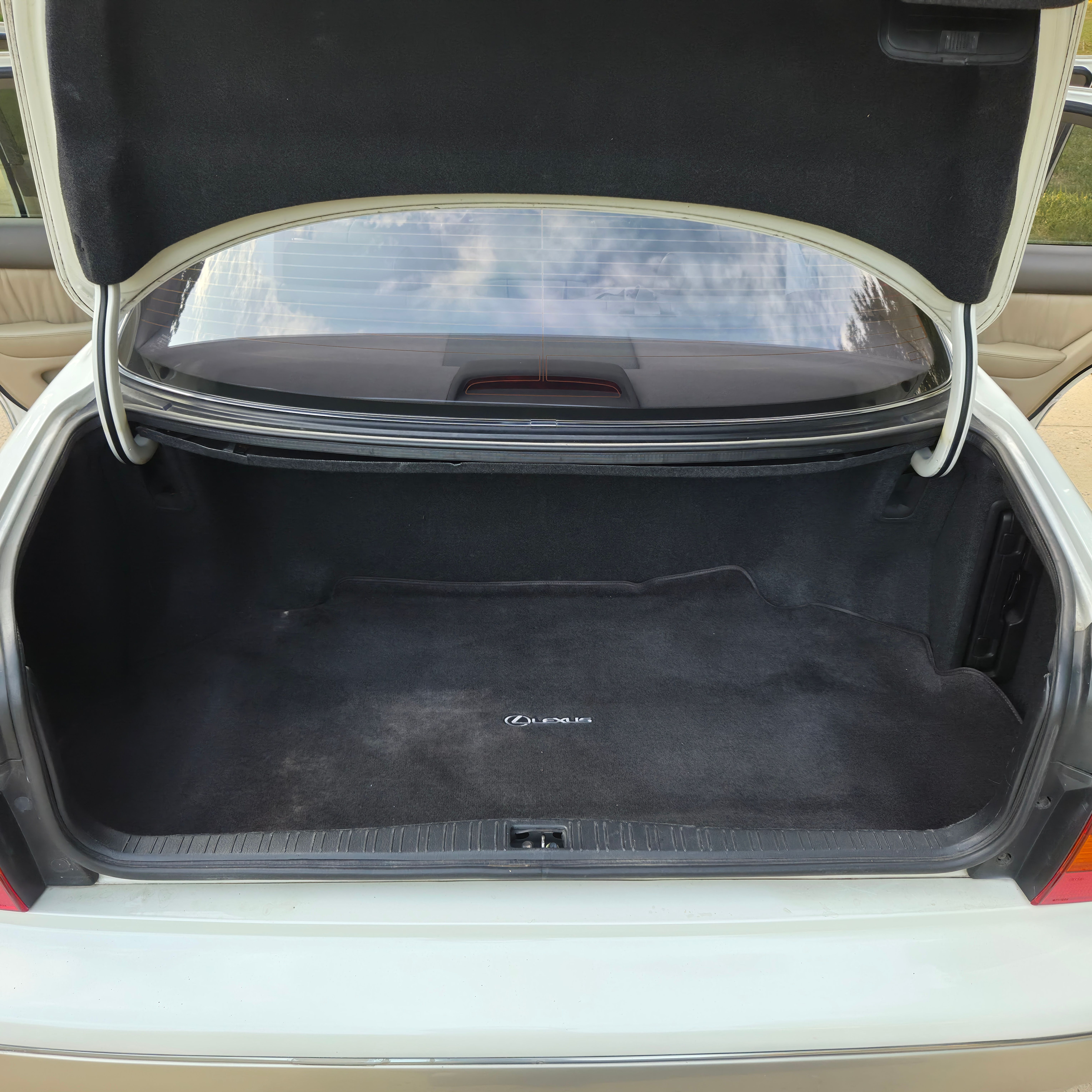Used 1998 Lexus LS 400 RWD image 29