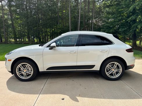 Used 2015 Porsche Macan S AWD/4WD image 2